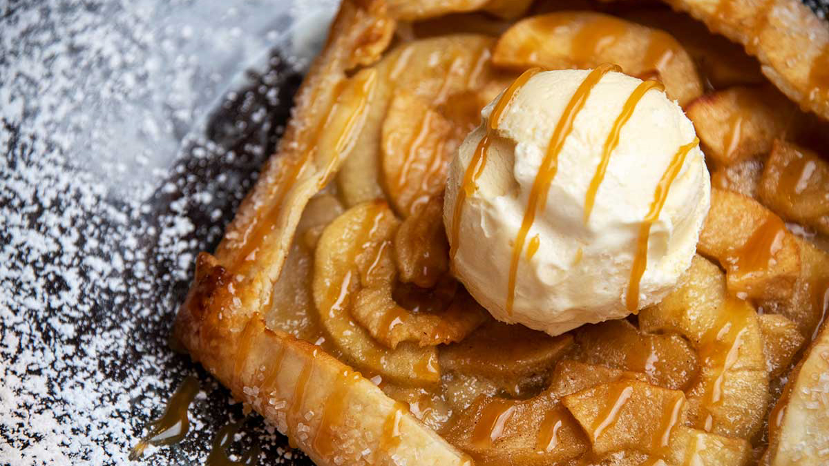 Warm Rustic Apple Pie