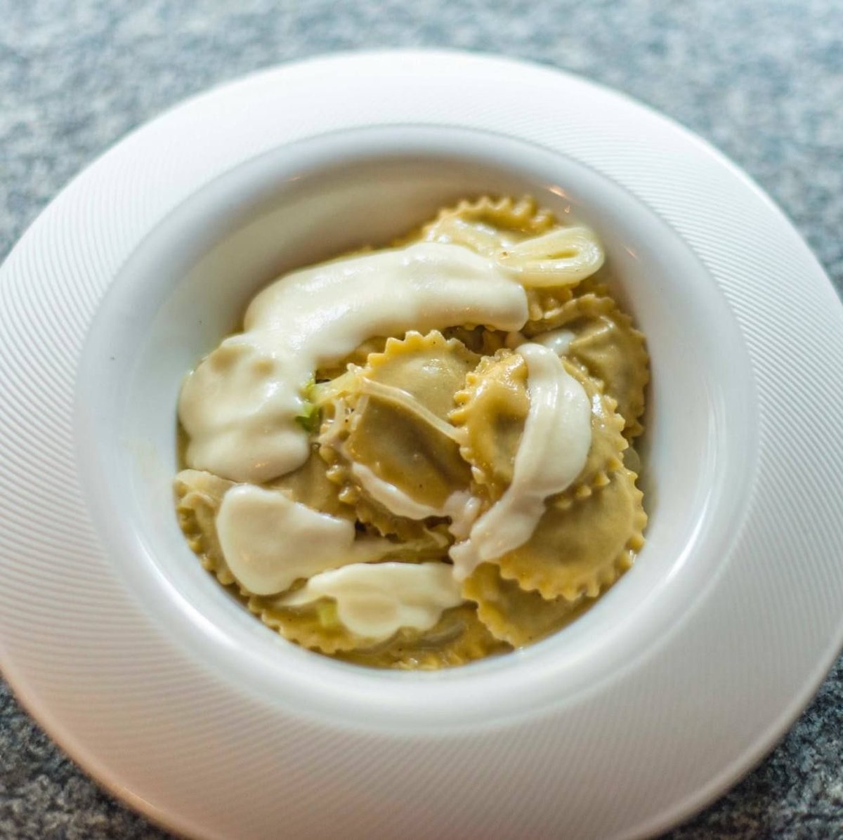 Ravioli alla crema tartufata
