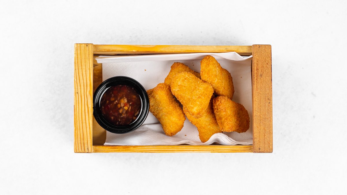 Chicken nuggets 9 komada plus dva sosa po izboru
