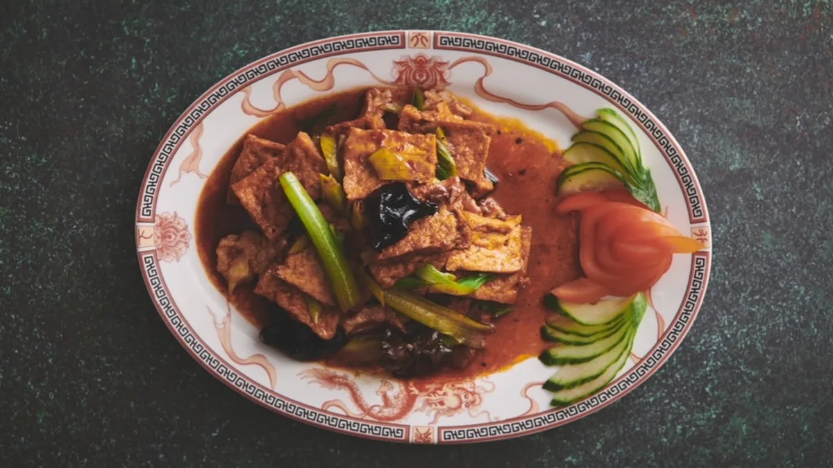 八十一 Klassisk tofu ret med shiitake svampe og svinekød