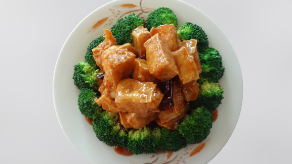 #25. Chicken with Broccoli