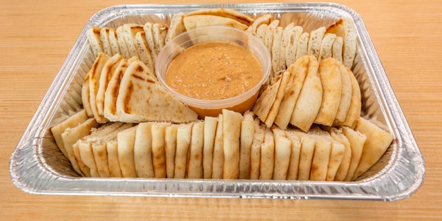 Hummus w/ Pita Tray