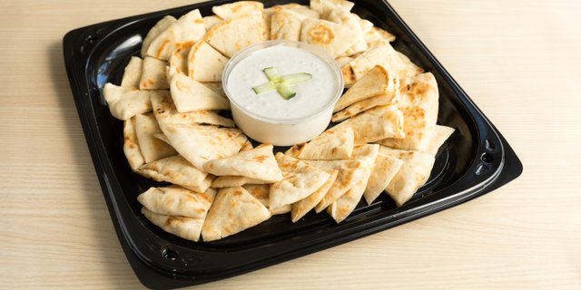 Tzatziki w/ Pita Tray