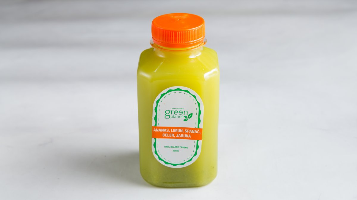 Detox sok- ananas, limun, spanać, celer, jabuka