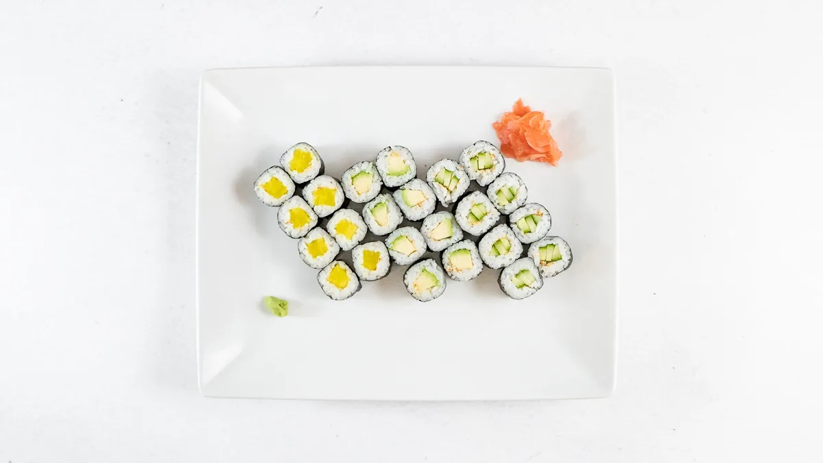 Maki menu (24ks: 8av 8 okurka 8 ředkev)