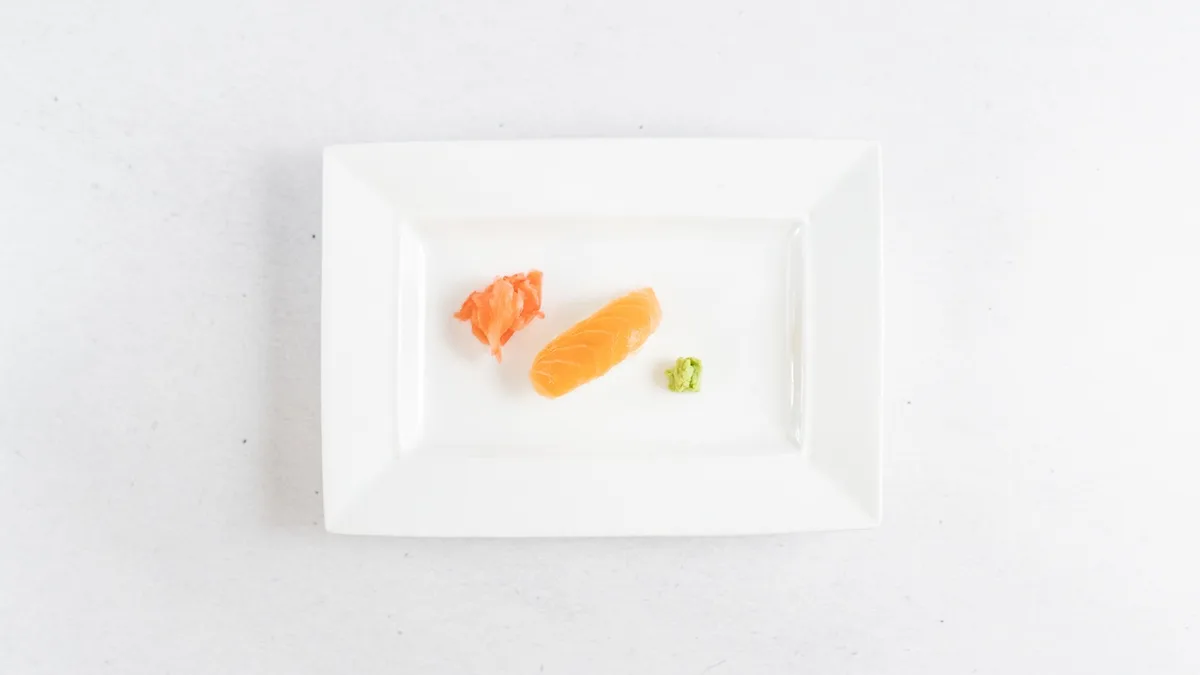 N1. Nigiri losos 2 ks