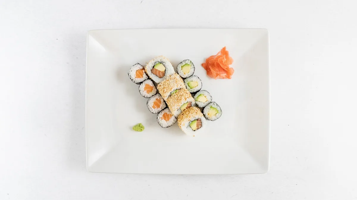 Sushi menu (12 ks : 4 M losos 4 M av 4 Cal)