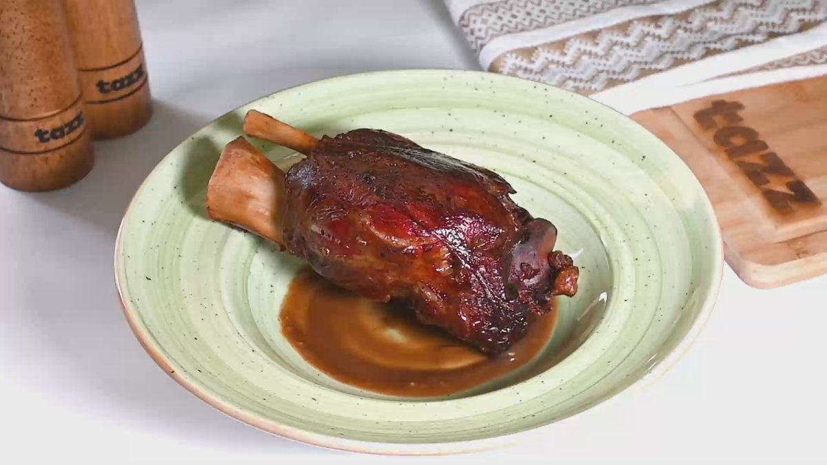Ciolan de porc la cuptor