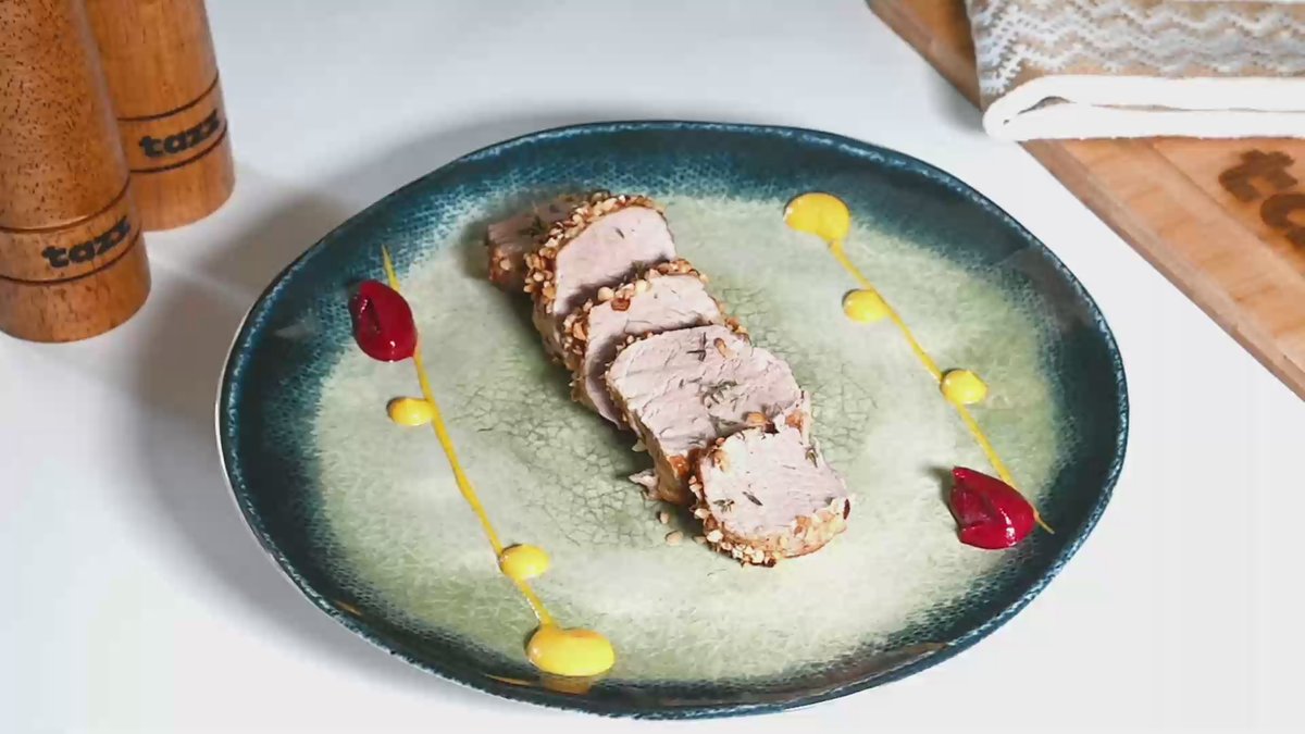 Mușchiuleț de porc in crustă de alune cu miere