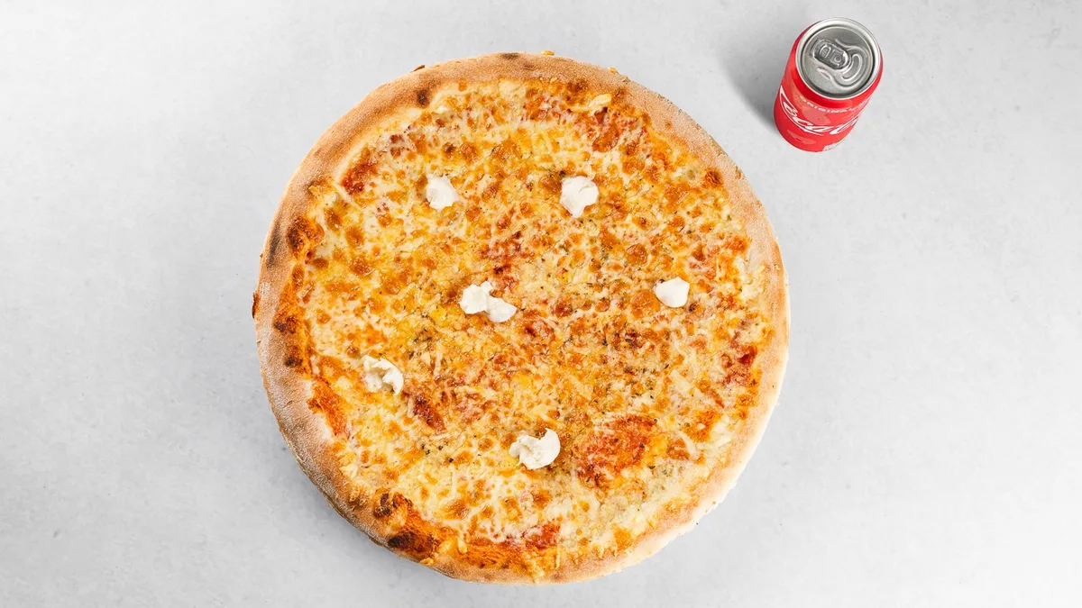 Pizza Margarita in pijača