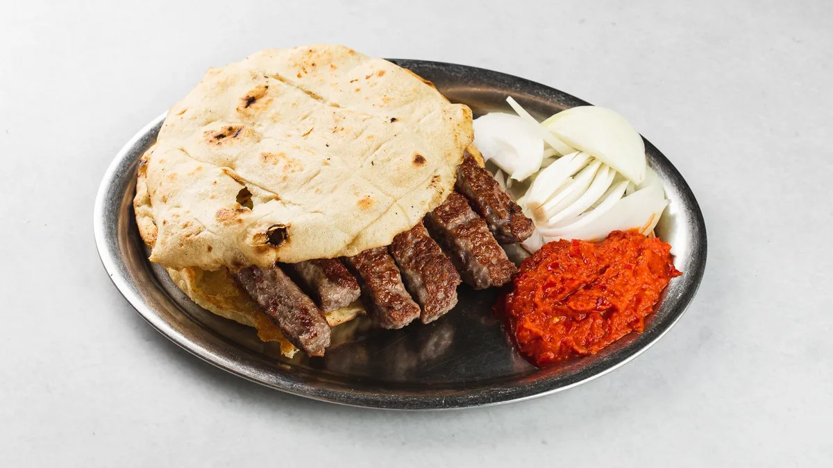 Ćevapi pizza kutija