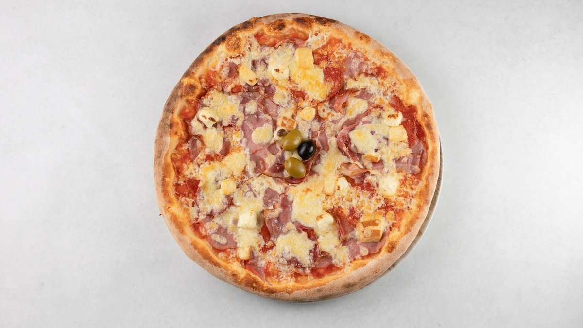Pizza pršut-buđola