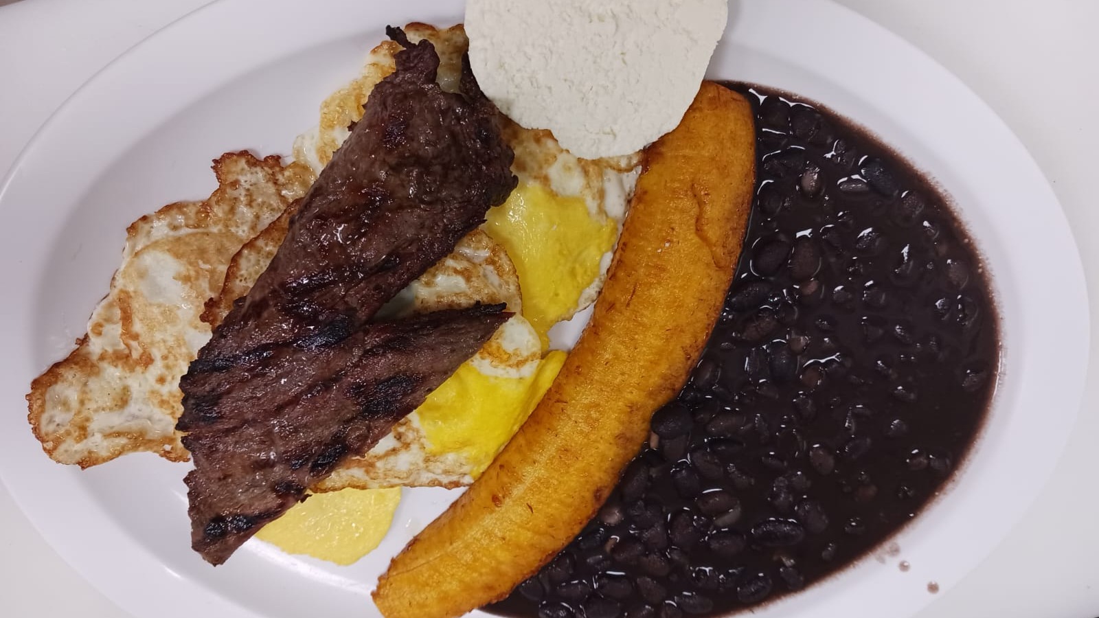 Super desayuno con carne /breakfast with meat