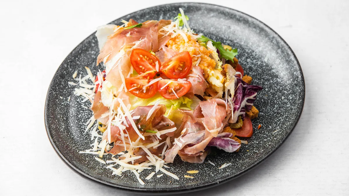 Pršuta salata
