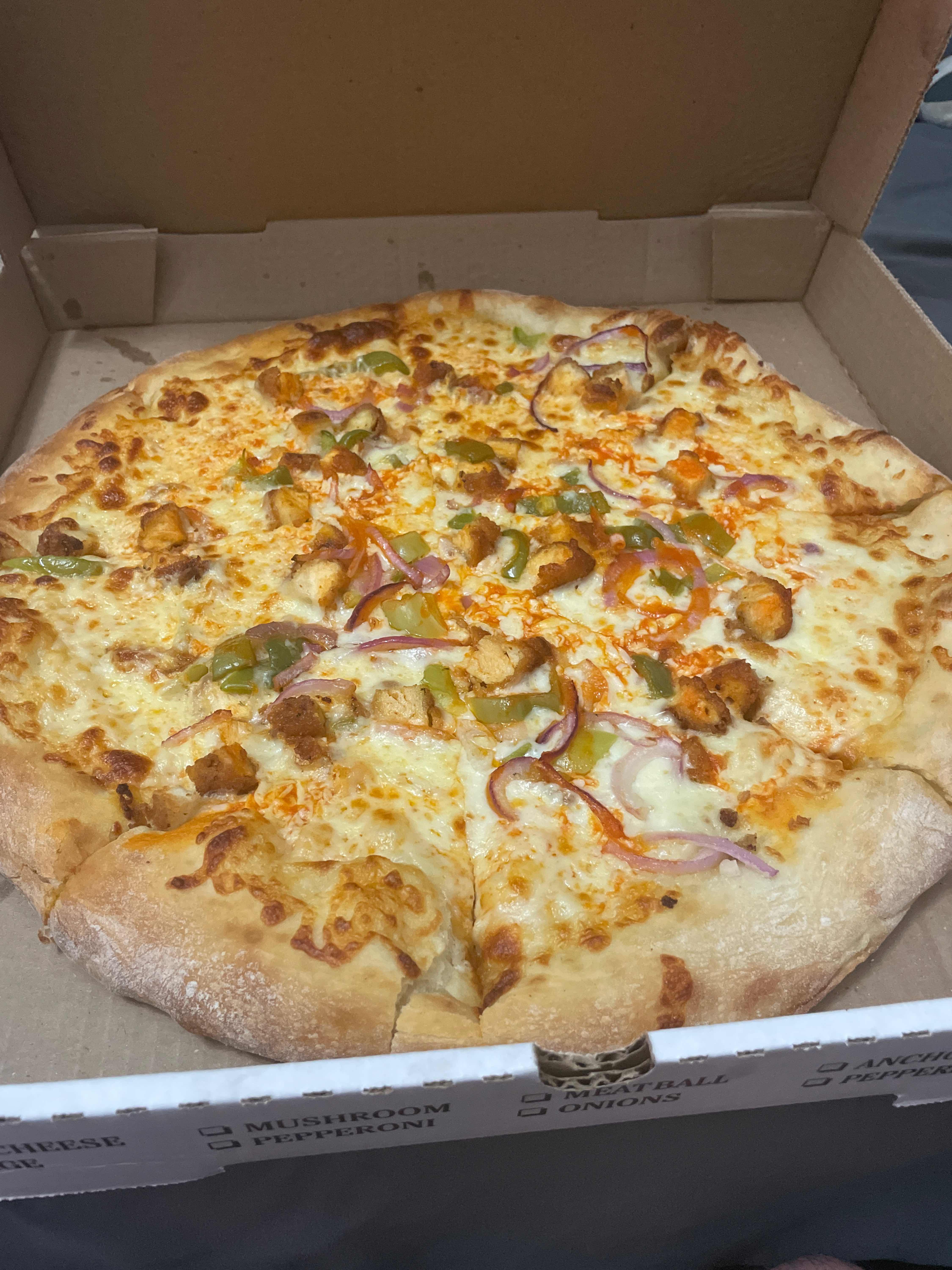 16'' Spicy Chicken pizza