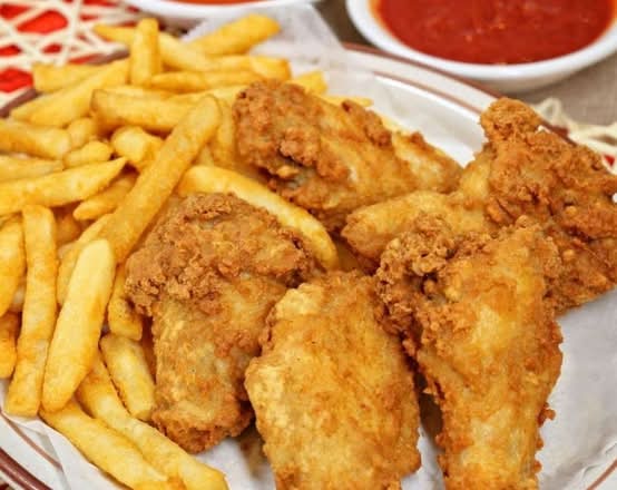 Wing Zing and Fries (Breaded Wings, Spicy)
