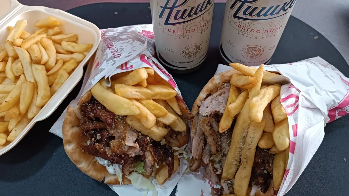 2x Gyros, 2x Niško 0.5l i veliki pomfrit