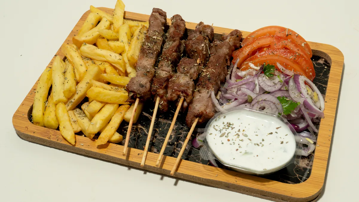 Suvlaki svinjski porcija