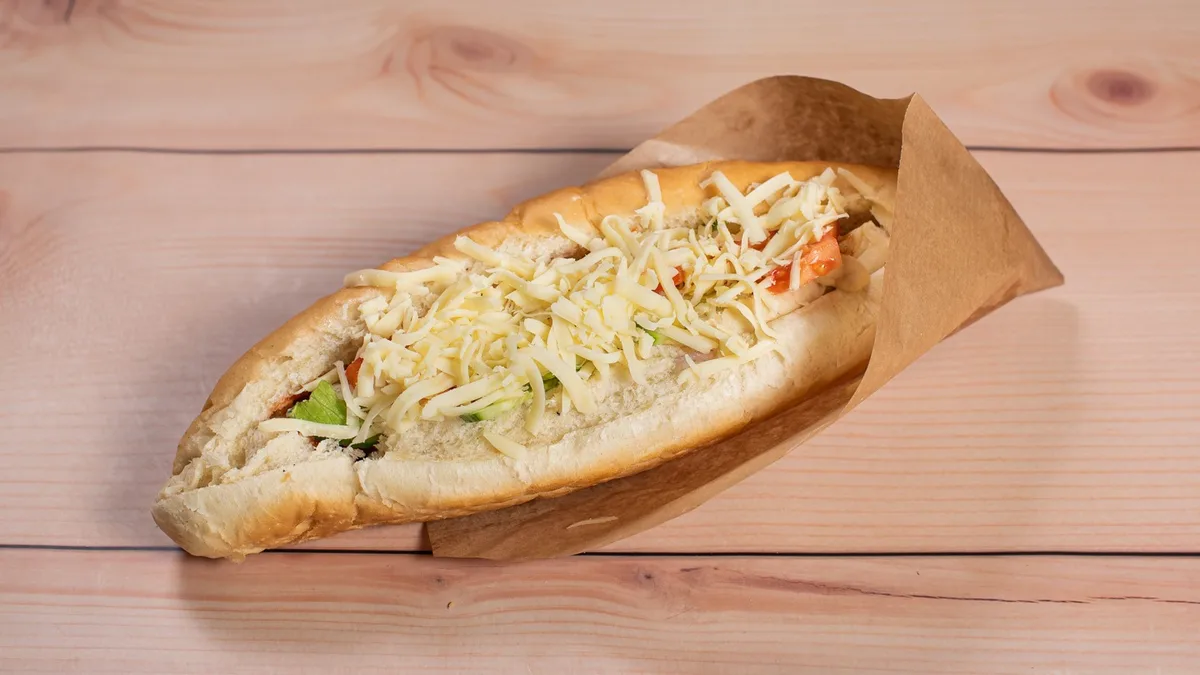 Sajtos hot-dog ( 30cm kifliben )