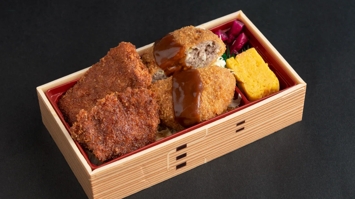 牛たれカツandメンチカツ重 Soy Sauce Gyukatsu and Menchi Katsu Rice Box