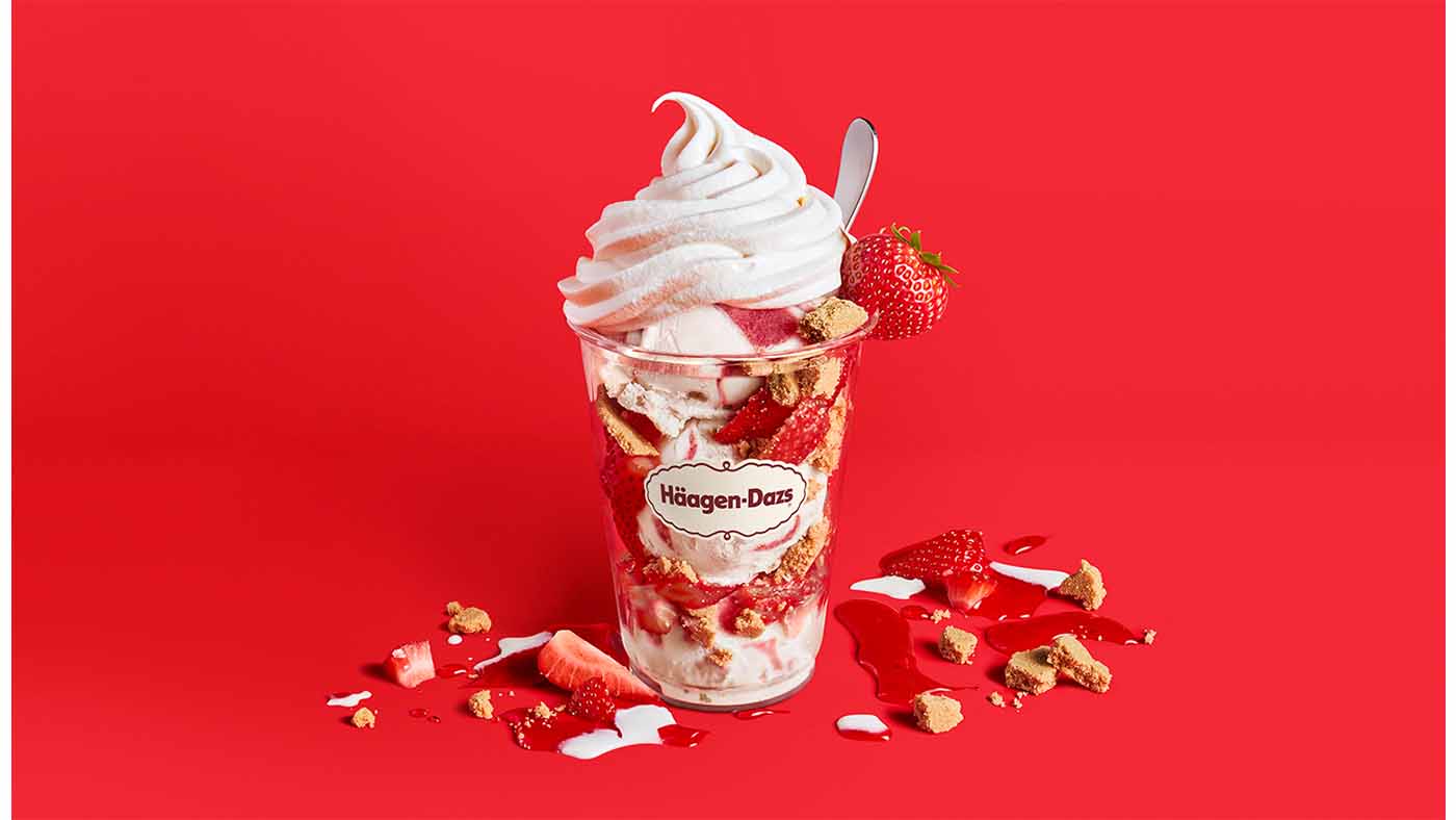 New York Strawberry Cheesecake Dazzler Sundae