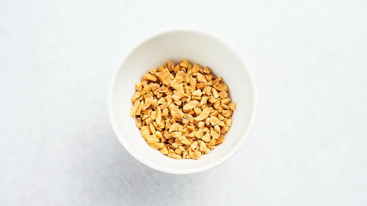 Crushed peanuts