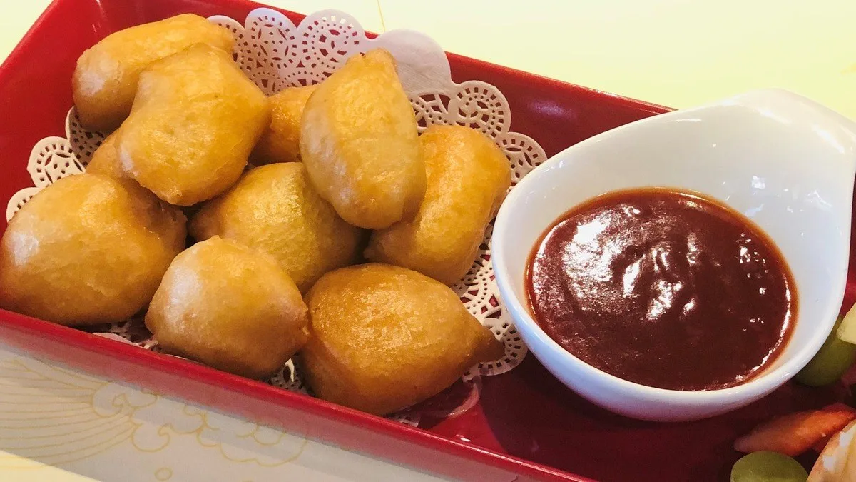 26. Friteerattua kanaa
