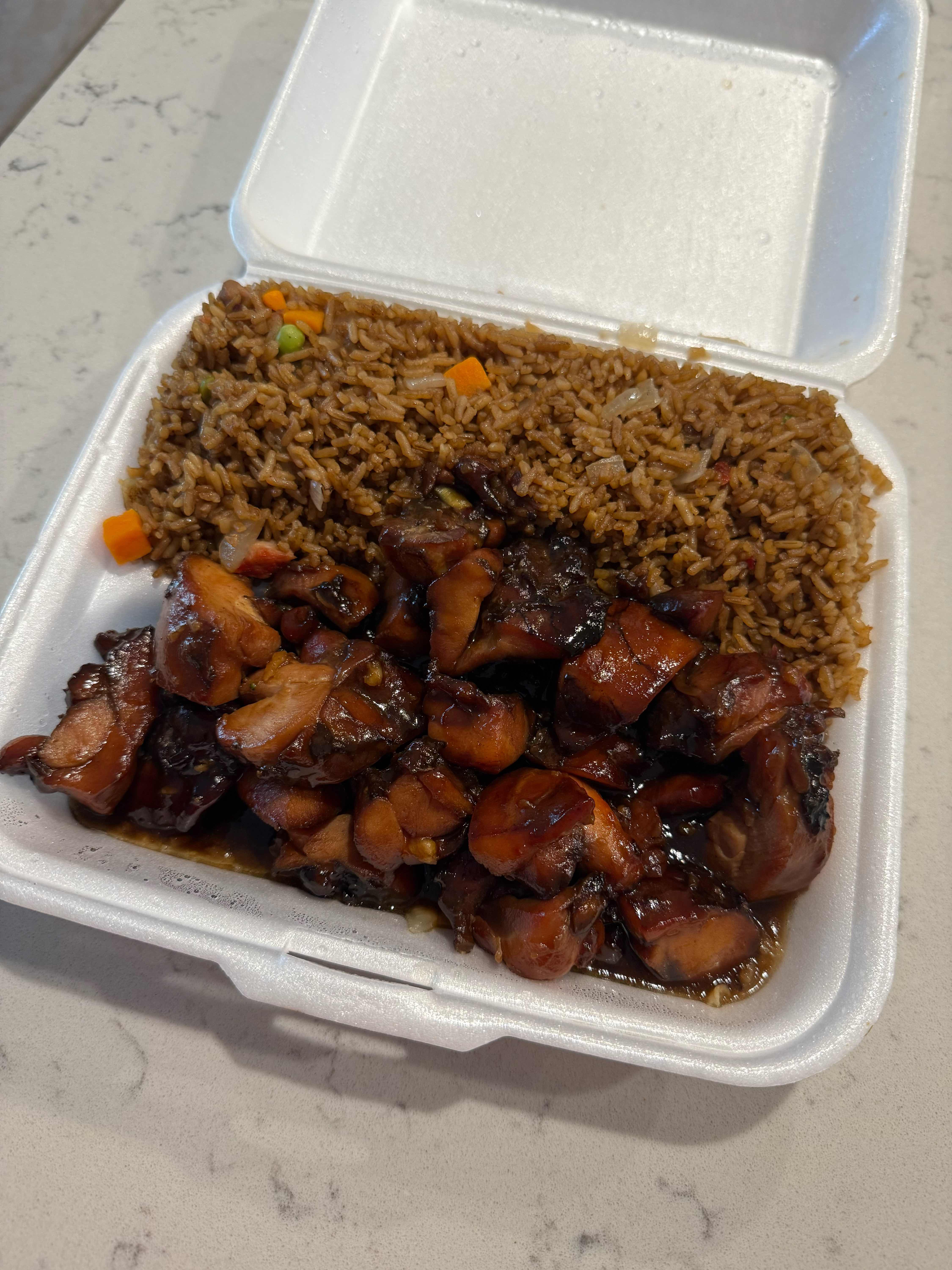 C28. Bourbon Chicken / 無骨雞