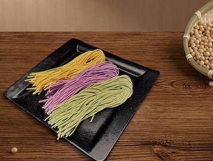 Tri-color Vegetable Noodle