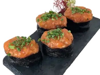 Gunkan Tatar z łososia