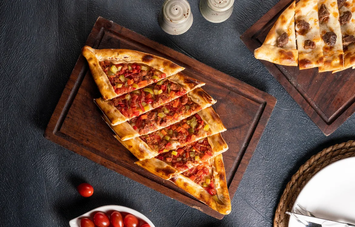 Quşbaşılı Pide