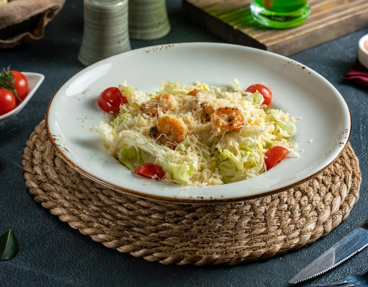 Sezar Salatı Krevet