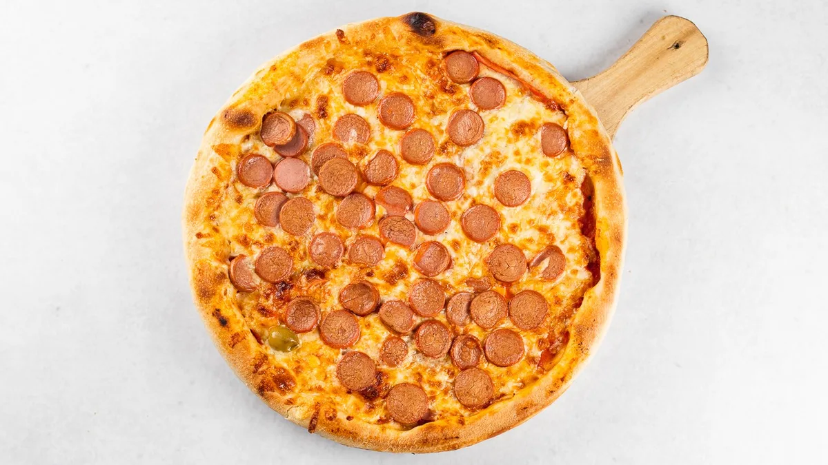 Pizza s hrenovko