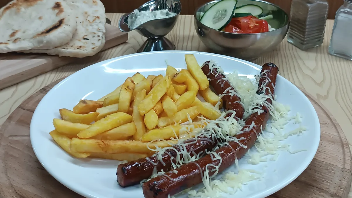 Kobasica i pomfrit