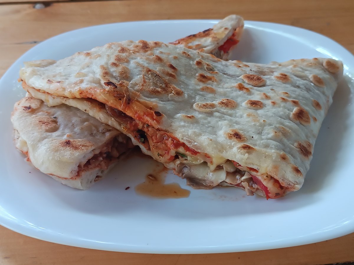 Tortilja sa pilećim batakom i gljivama