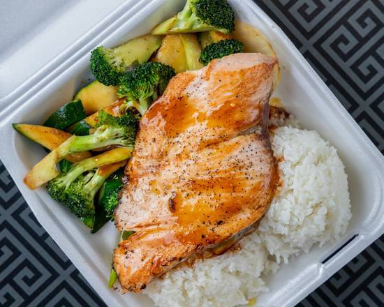 D5:Hibachi Salmon 铁板鲑鱼