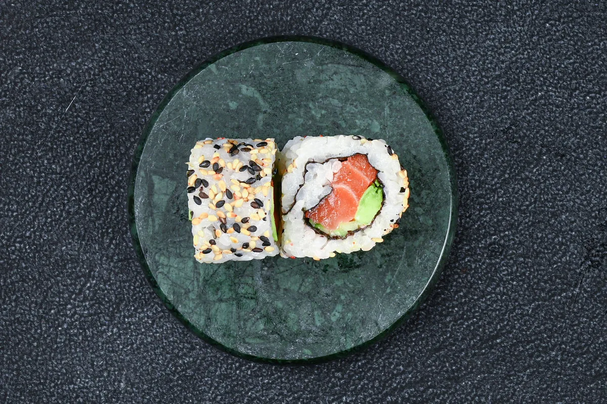 55.  Uramaki Spicy Laks