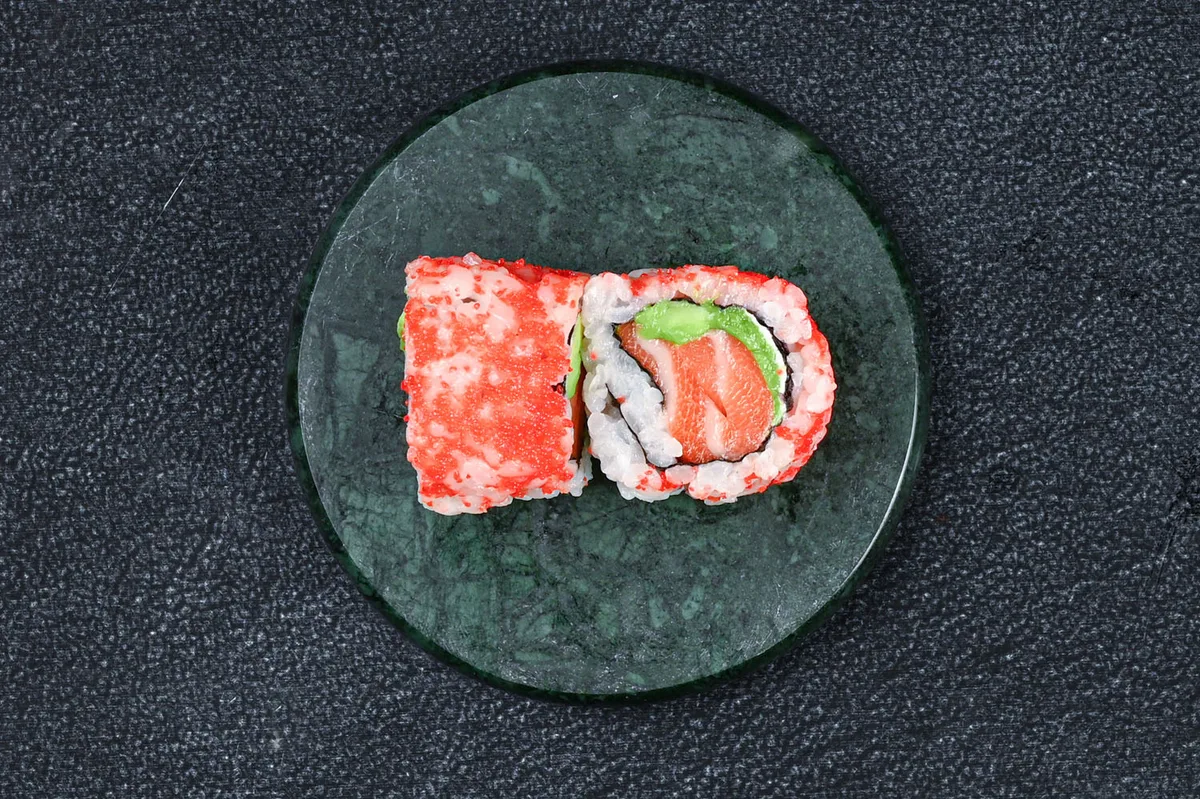 56. Uramaki Alaska