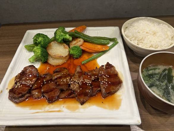 Beef Teriyaki (Dinner Entrees / From the Kitchen)