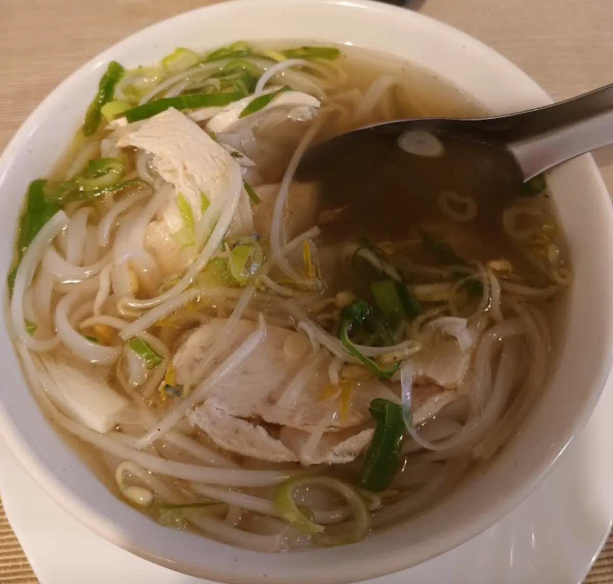 13. Pho leves csirkehússal
