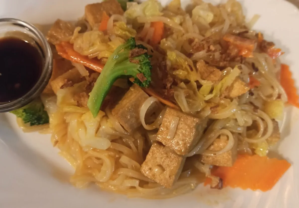 46. WOK rizstészta tofuval és zöldségekkel