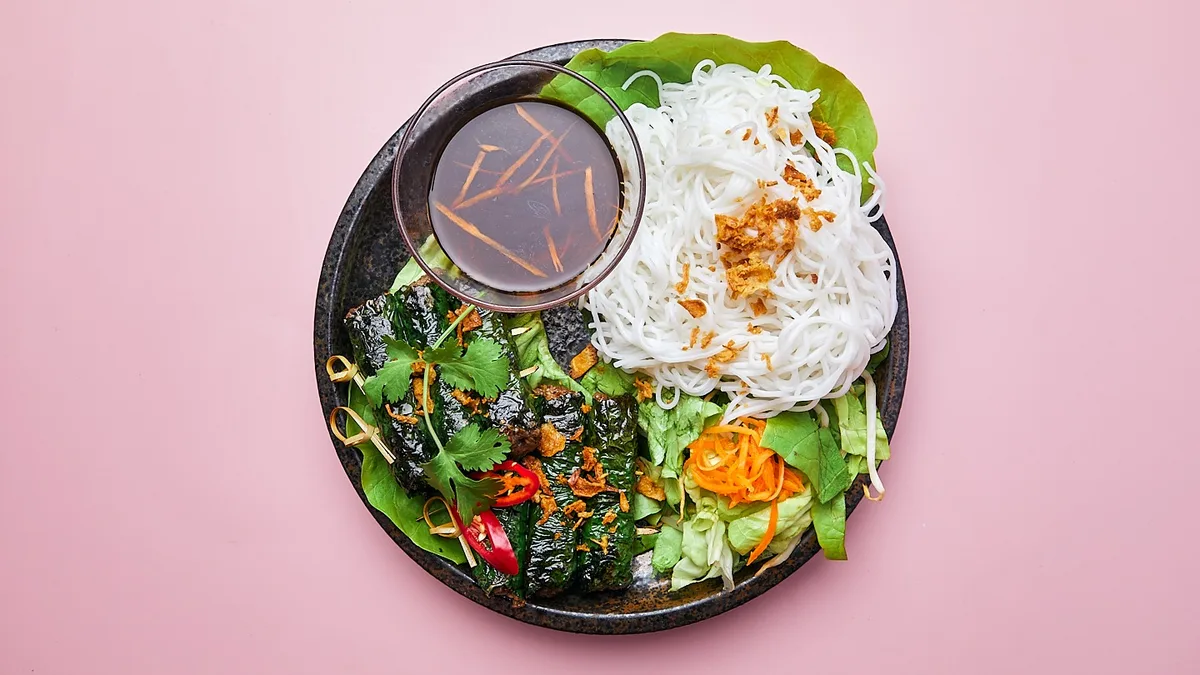 42. Bun Bo La Lot