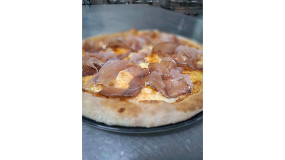 Pizza Brie Speck mare