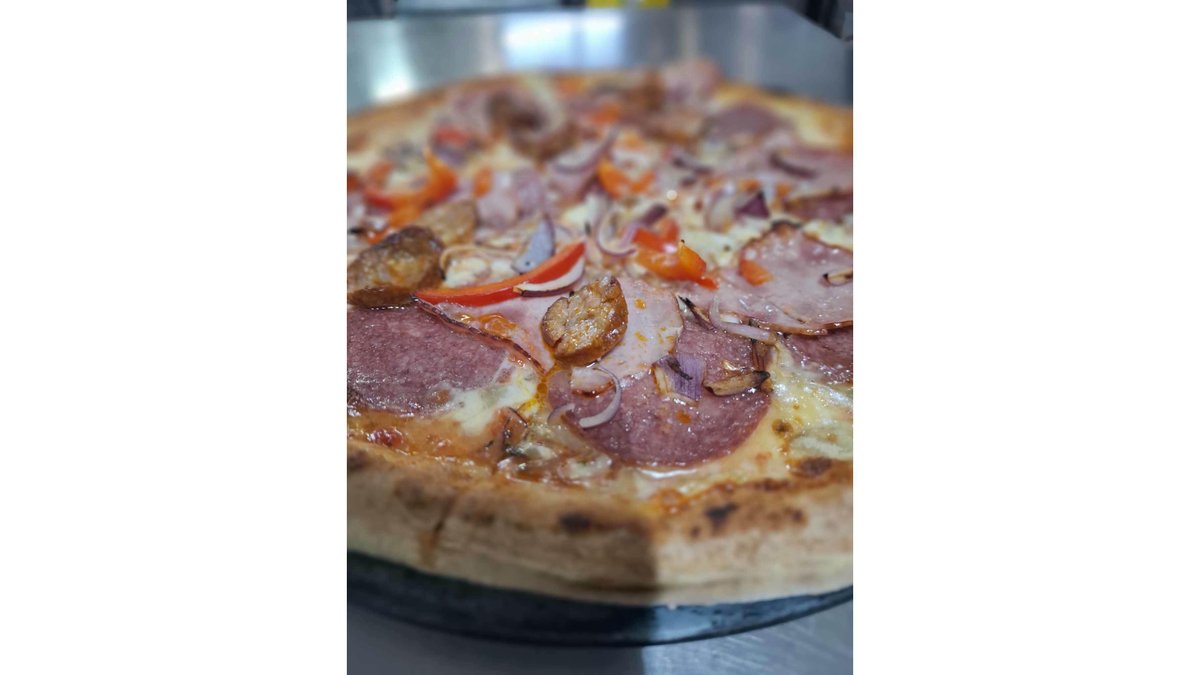 Pizza cu afumături mică