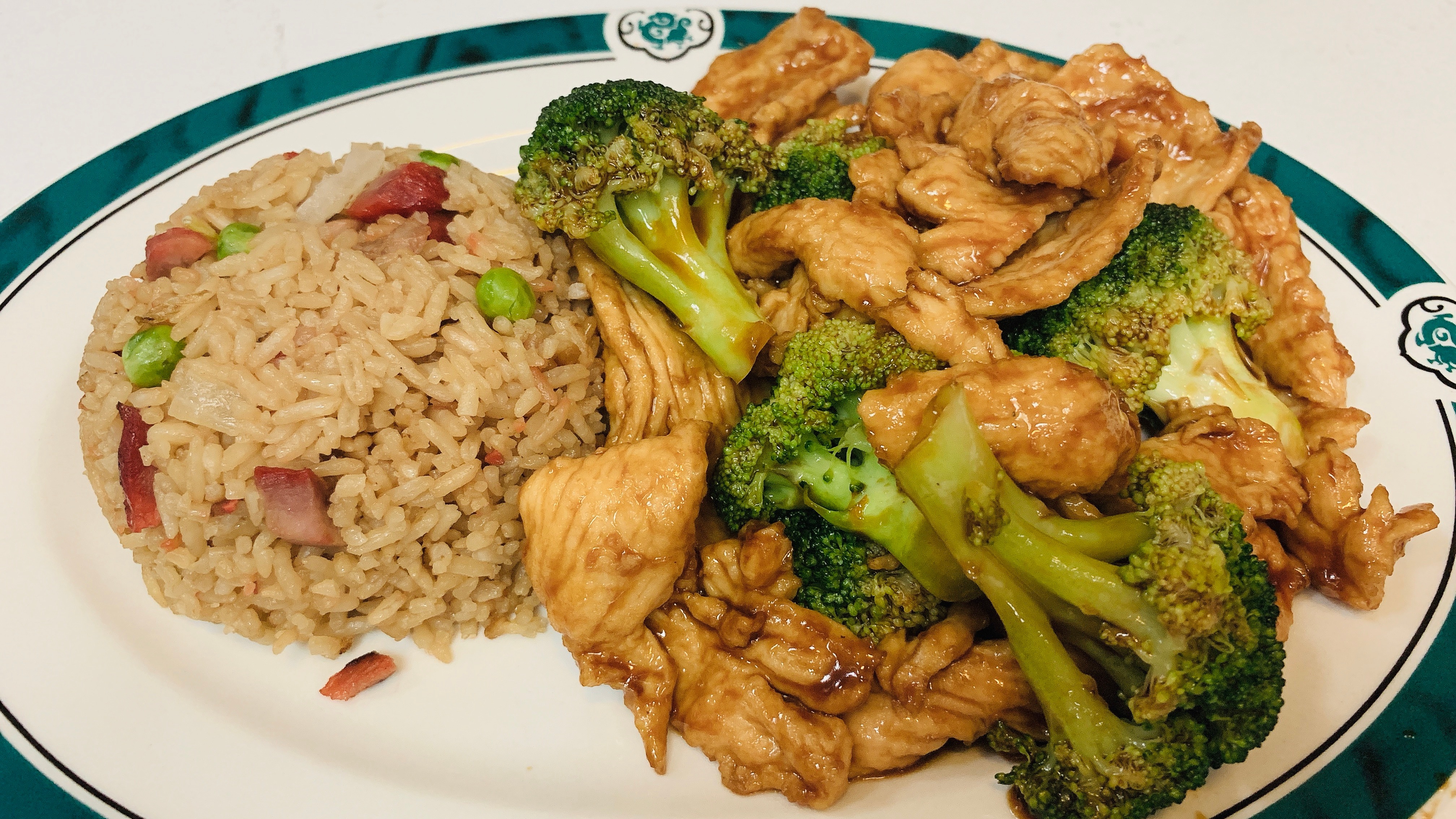 C14. Chicken with Broccoli Combo Platter