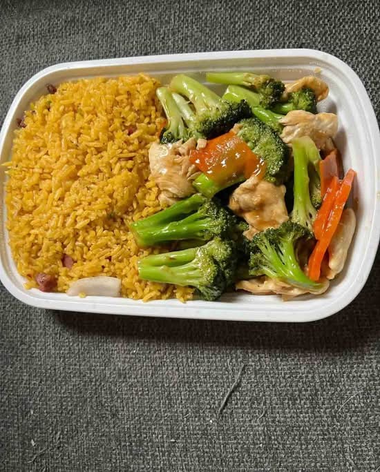 D3. Chicken w. Broccoli