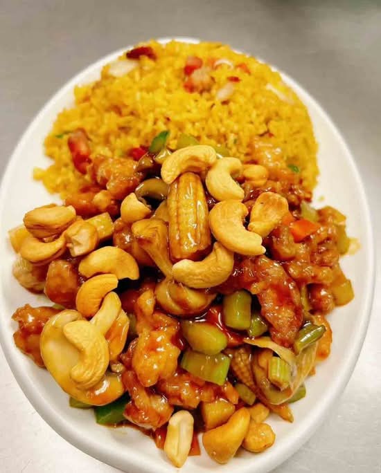 L13. Chicken w. Cashew Nuts