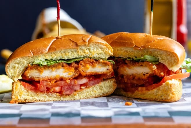 FRIED CHICKEN SANDWICH