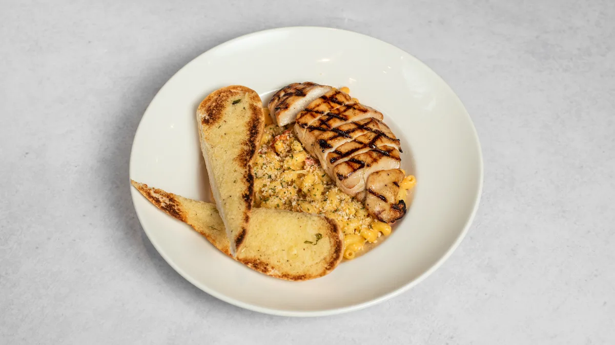 Twisted mac, chicken and cheese