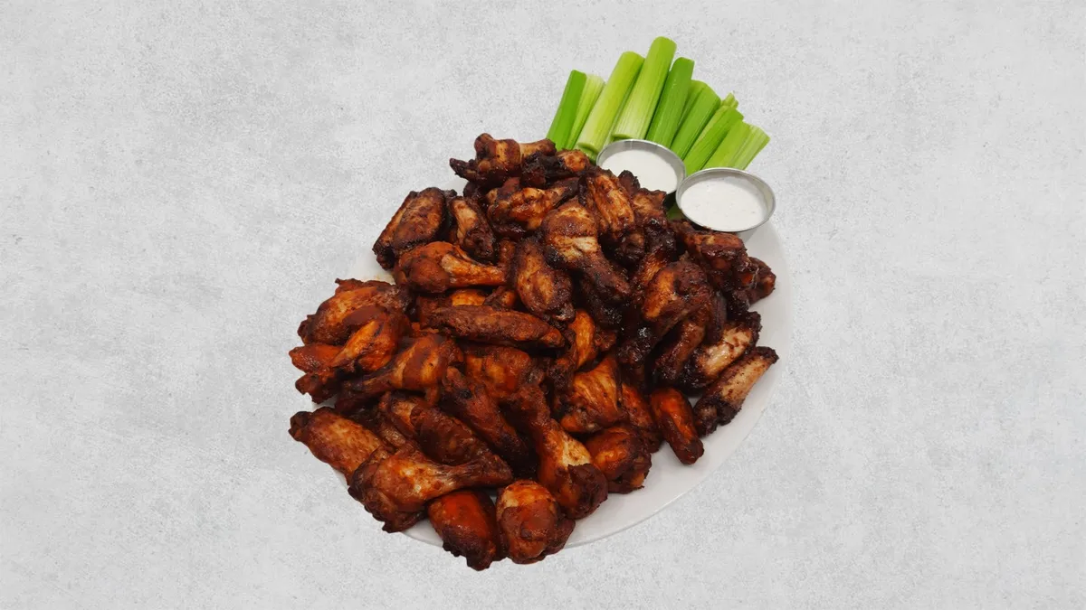 Ultimate Wings Experience - 100 Classic and BBQ Wings